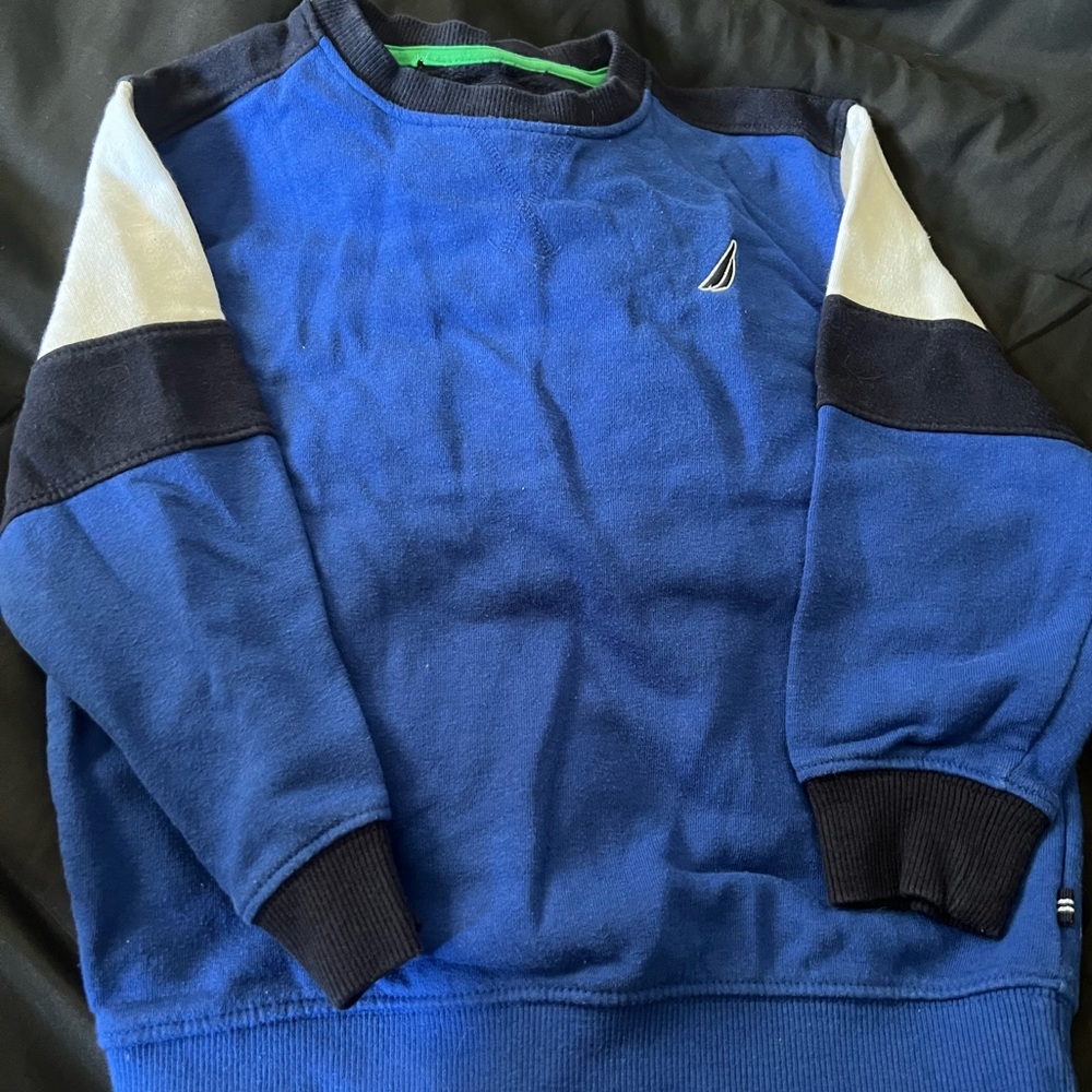 Nautica brand sweater for boys great quality lightly worn